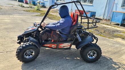 Buggy 250  Čierna 200cc 2220*1330*1520mm